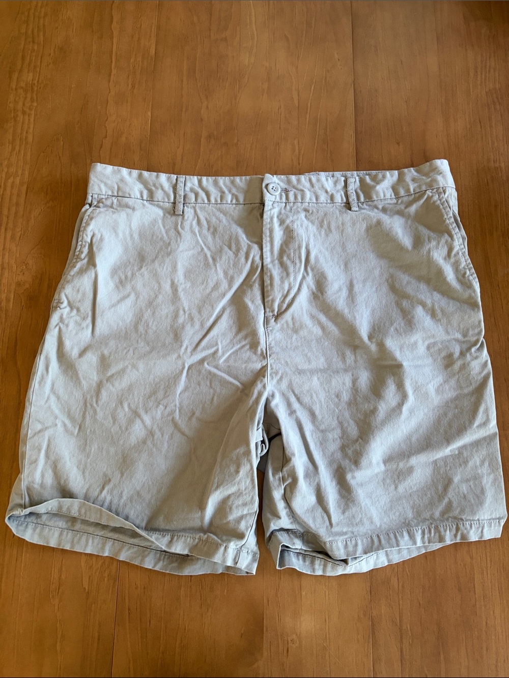 Old Navy Gray Men's 8” Chino Shorts